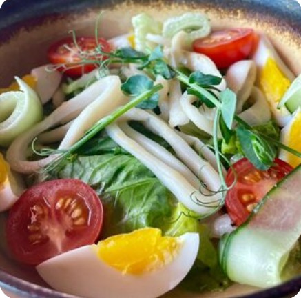 Салат с кальмаром