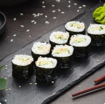 Классический ролл с огурцом