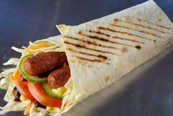 Шаурма maxi с копчеными колбасками с сыр