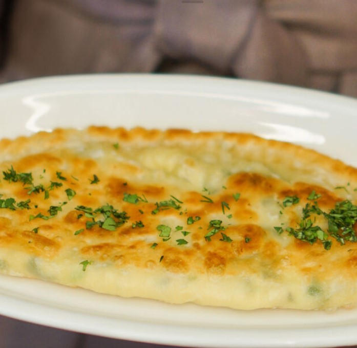 Кутаб с сыром и зеленью