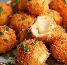 Сыр моцарелла в хрустящей панировке