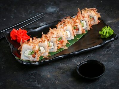 Харуна ролл с тунцом Lux