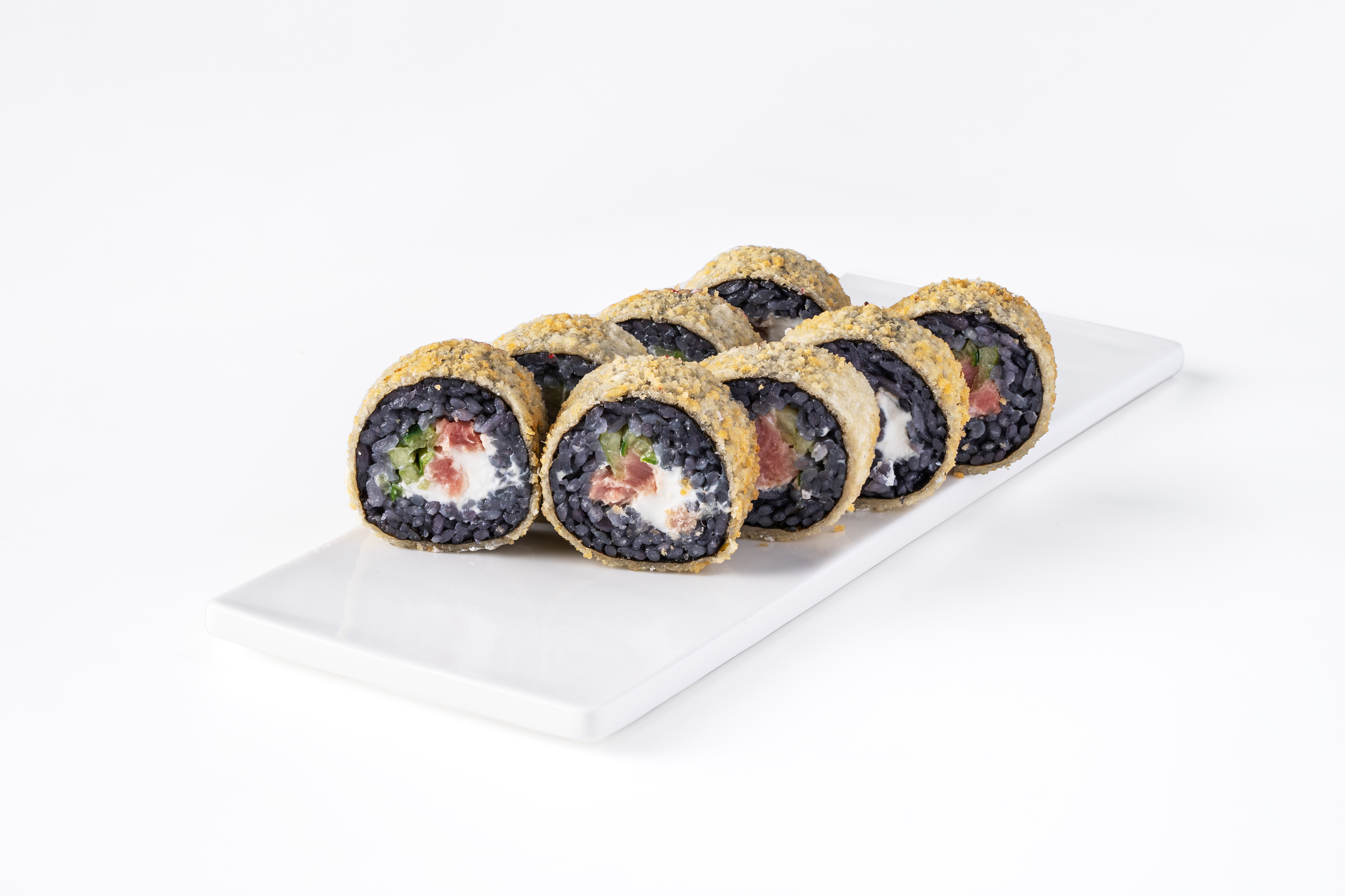 Жаренный ролл Блэк с тунцом