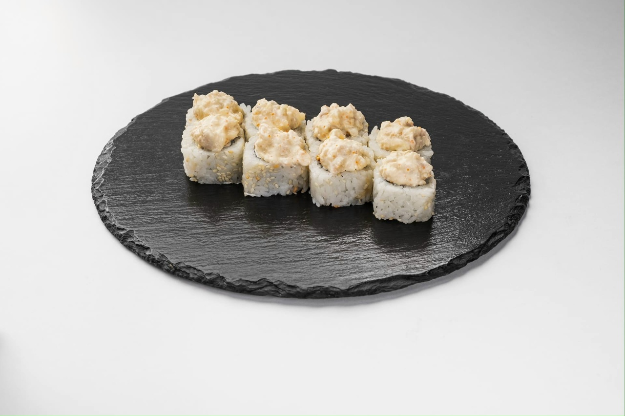 Ролл лосось под креветкой
