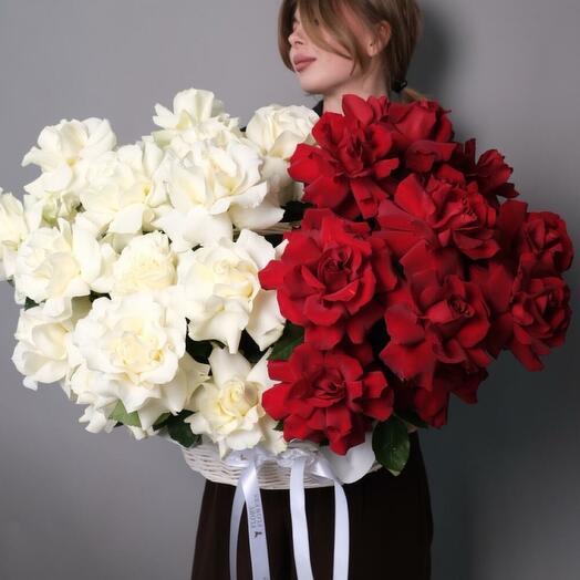 Корзина с цветами французкие розы 