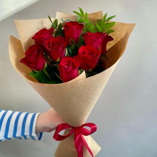 Букет «Классик» из роз и зелени