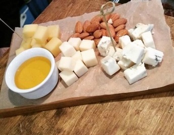 Трио сыров