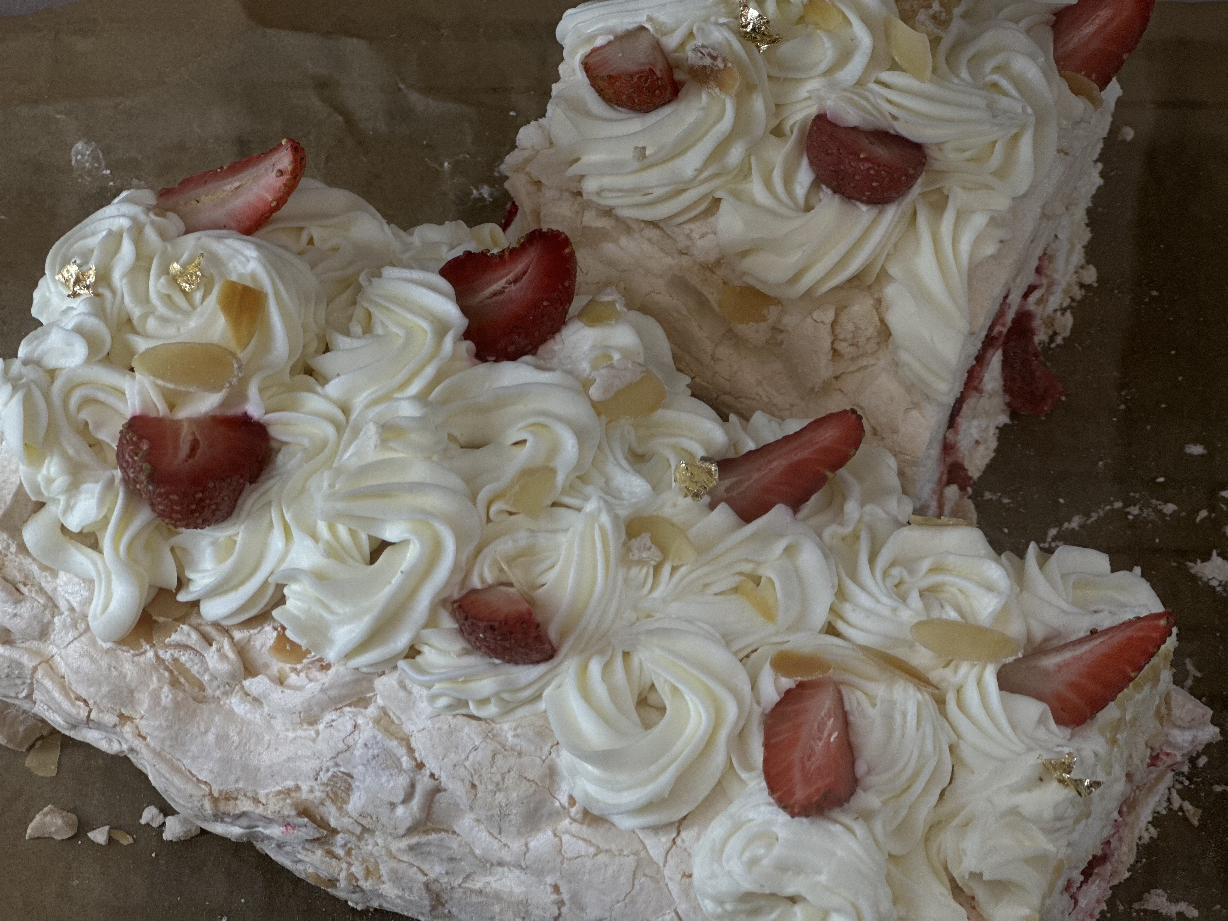 Меренговый рулет