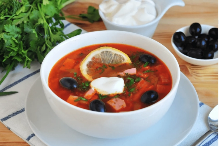 Солянка мясная