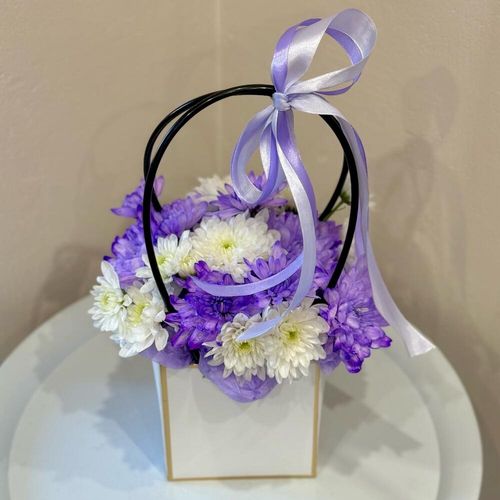 Букет хризантем в сумочке (к1915)