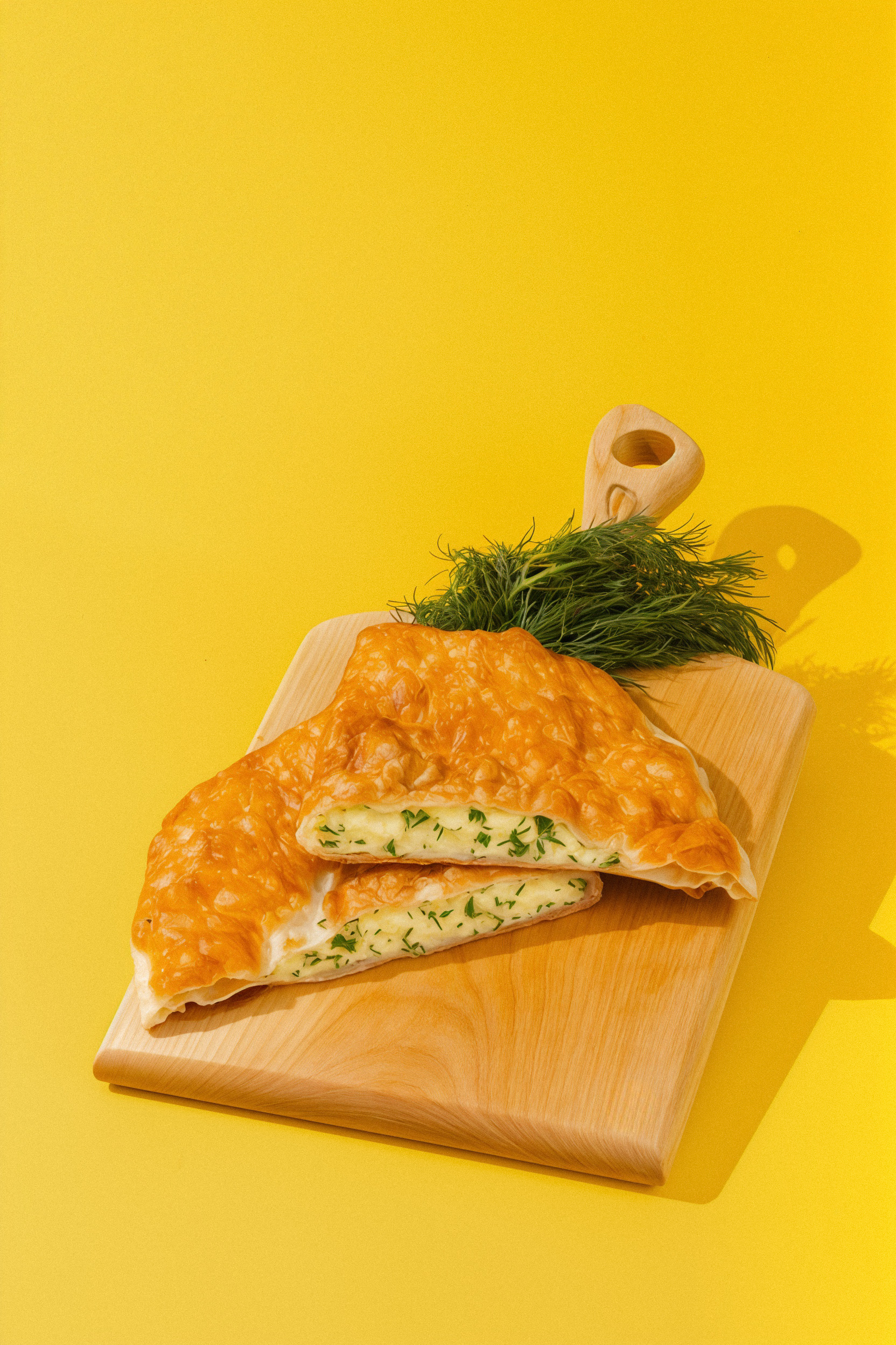 Чебурек с картофелем и зеленью