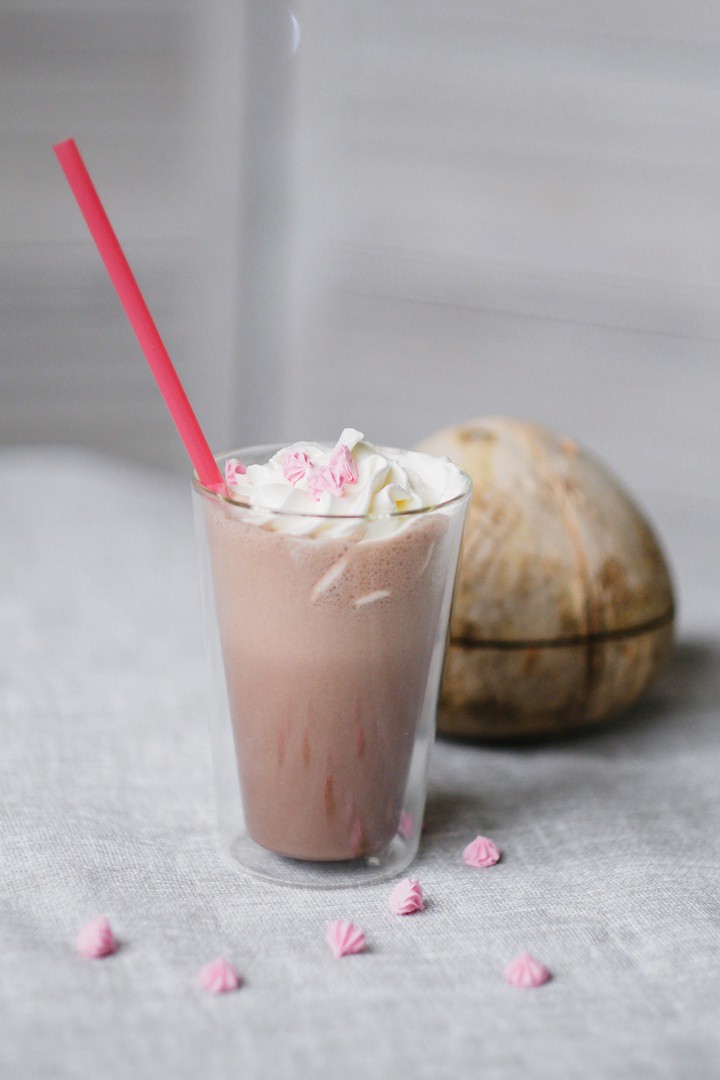 Шоколадный.