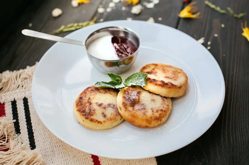 Сырники с соусом