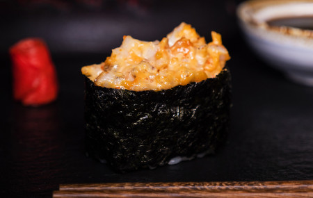 Суши "Спайси креветка"