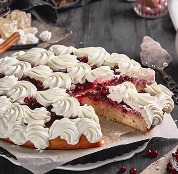 Пирог сдобный с брусникой 1кг