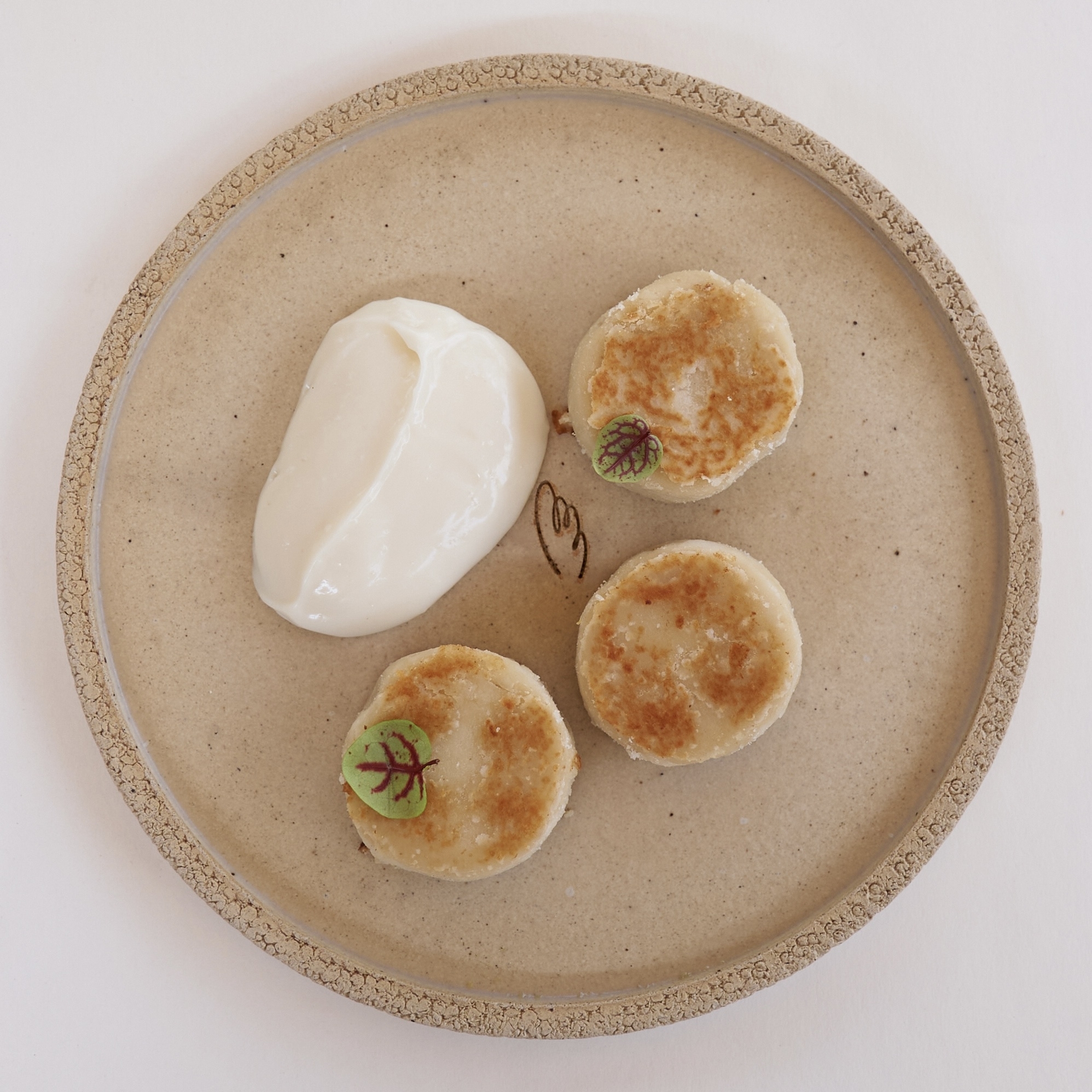 Веган-сырники, кокосовый крем