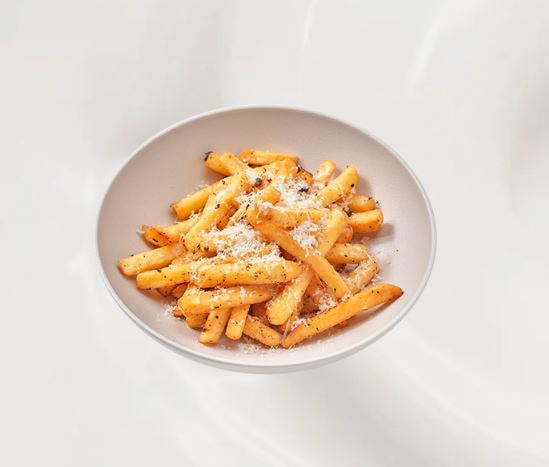 Картофель фри с пармезаном и трюфельной пастой