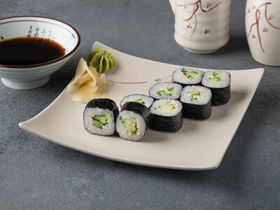 Мини ролл с огурцом
