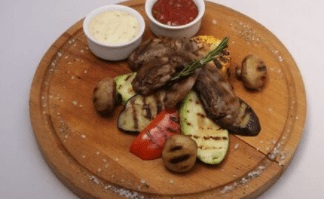 Бараньи язычки с овощами гриль