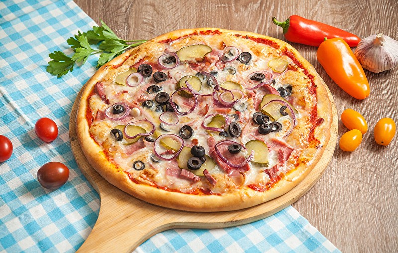Пицца мясное ассорти 28 см