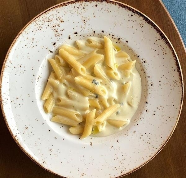 Пёрышки с четырьмя сырами