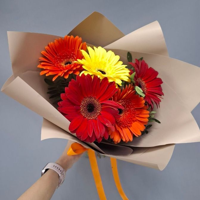 Яркий букет из гербер 5шт