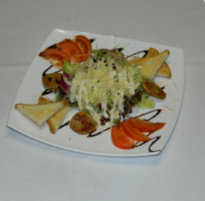 Салат Цезарь с курицей