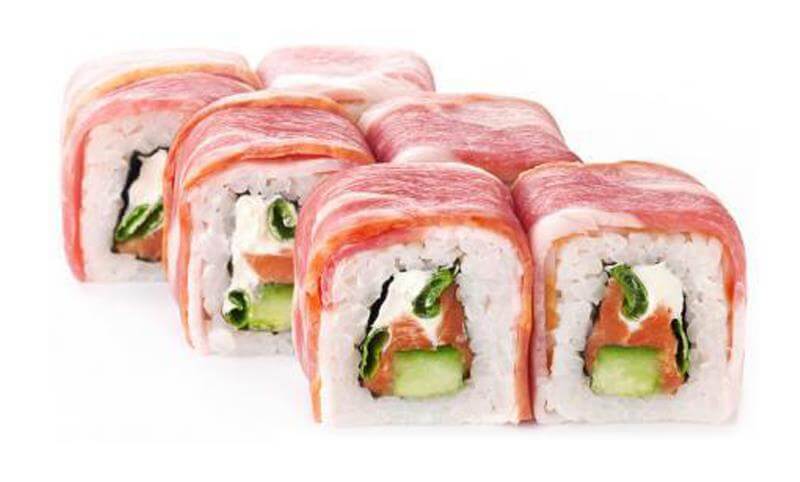 Ролл с беконом