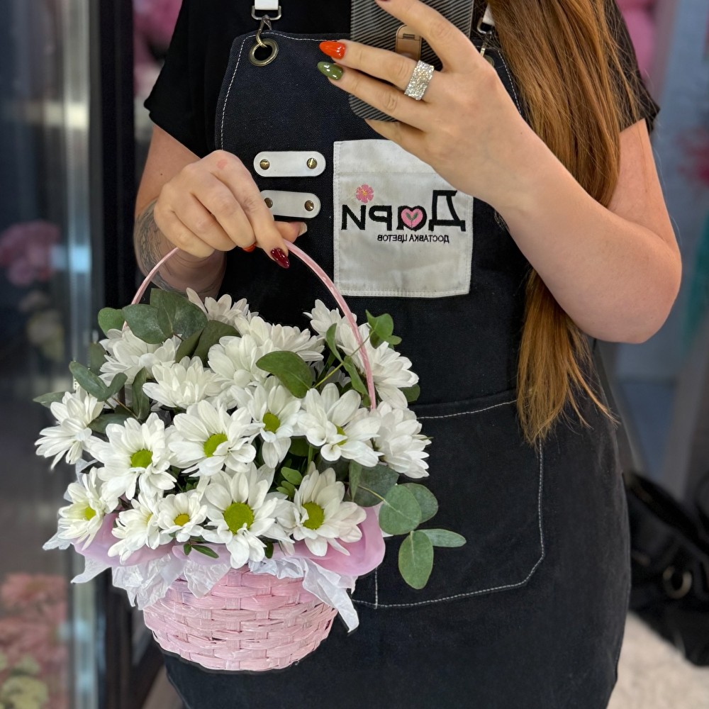 №106 Корзина ромашек с эвкалиптом L