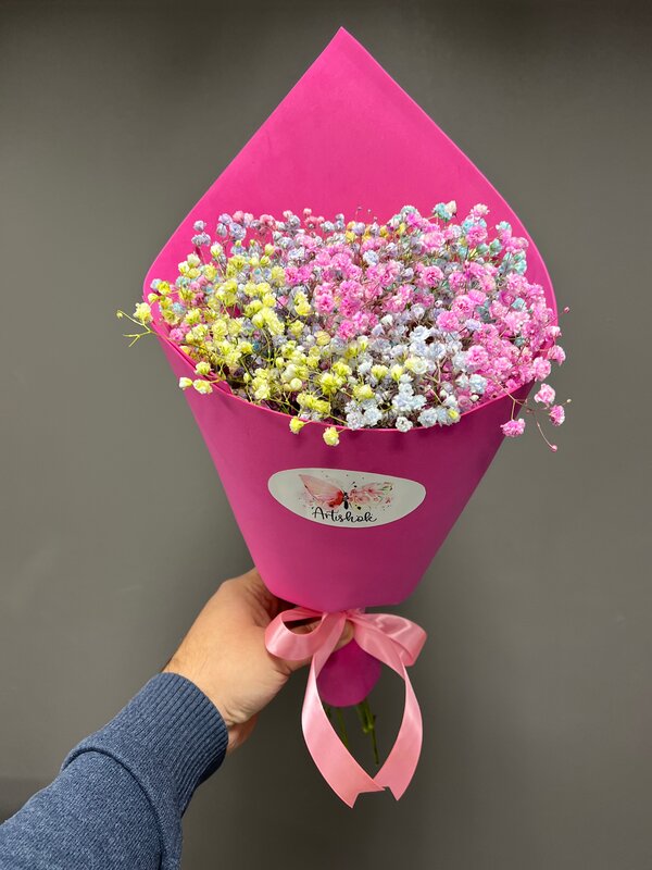 Букет из 7 радужных гипсофил в розовом фоамиране