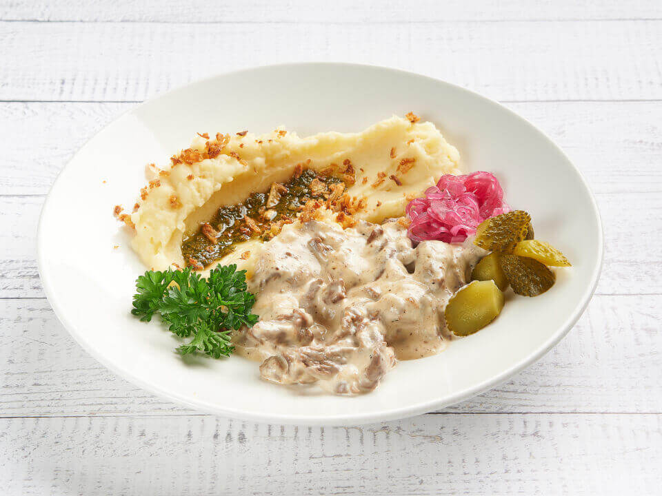 Бефстроганов из говядины с картофельным пюре