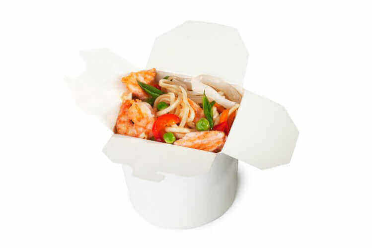 Лапша с морепродуктами и овощами