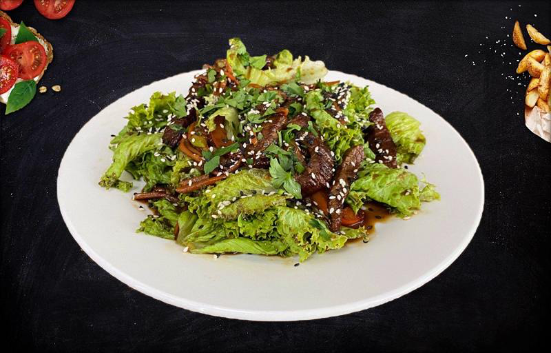 Теплый салат с говядиной