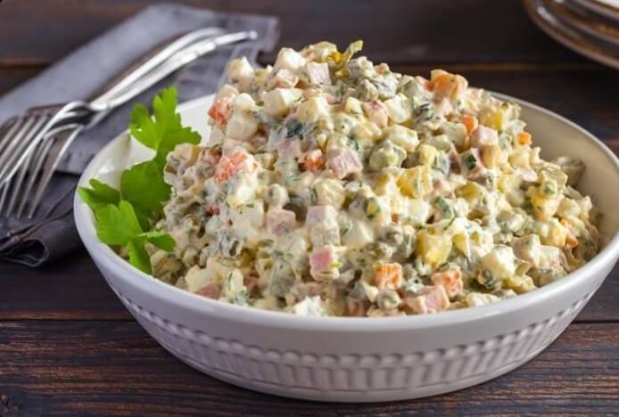 Оливье с курицей