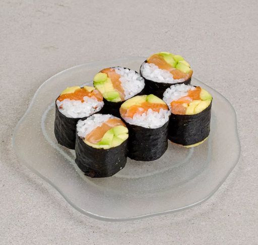 Футомаки лосось