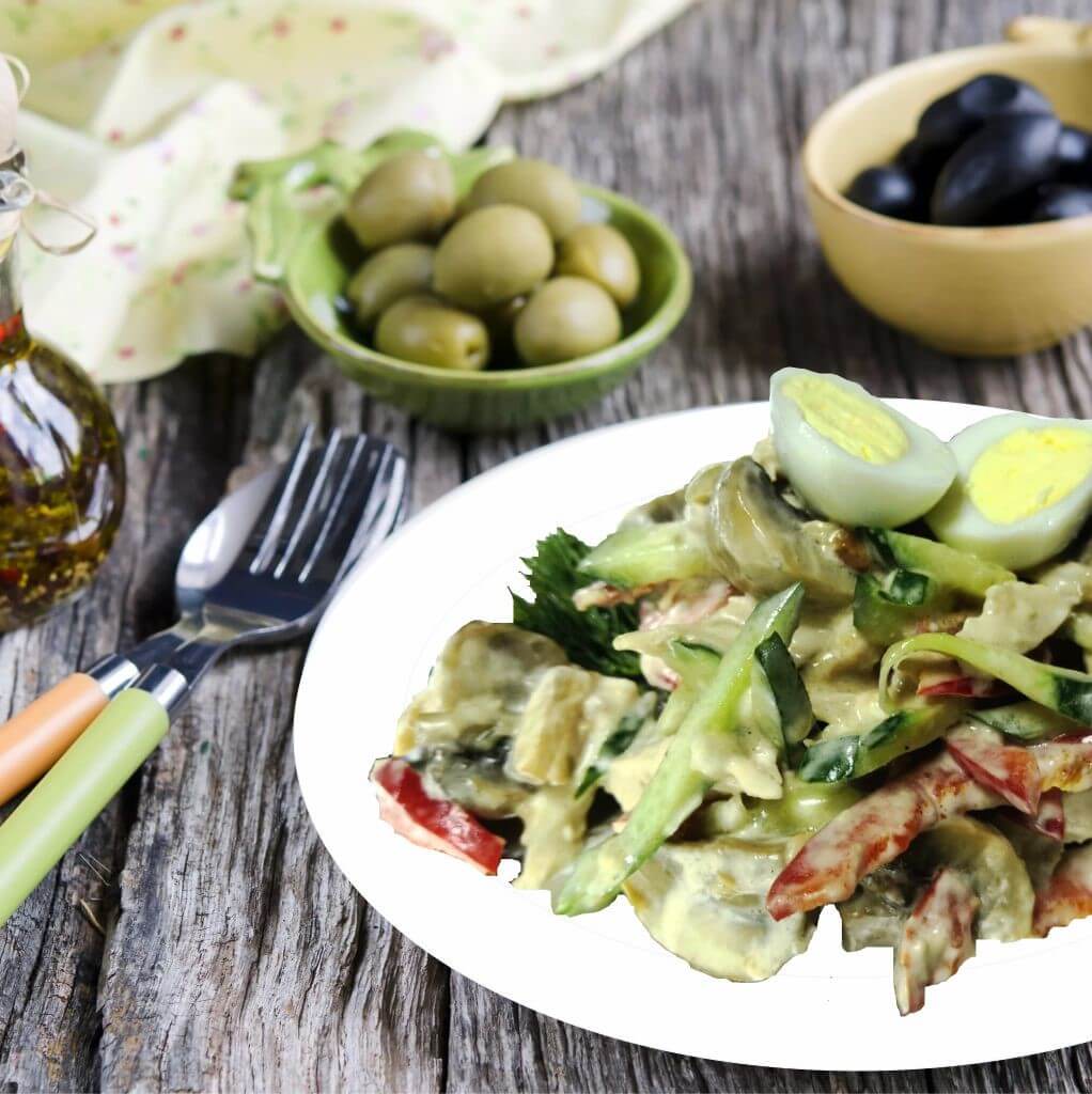 Салат с копчёной курицей