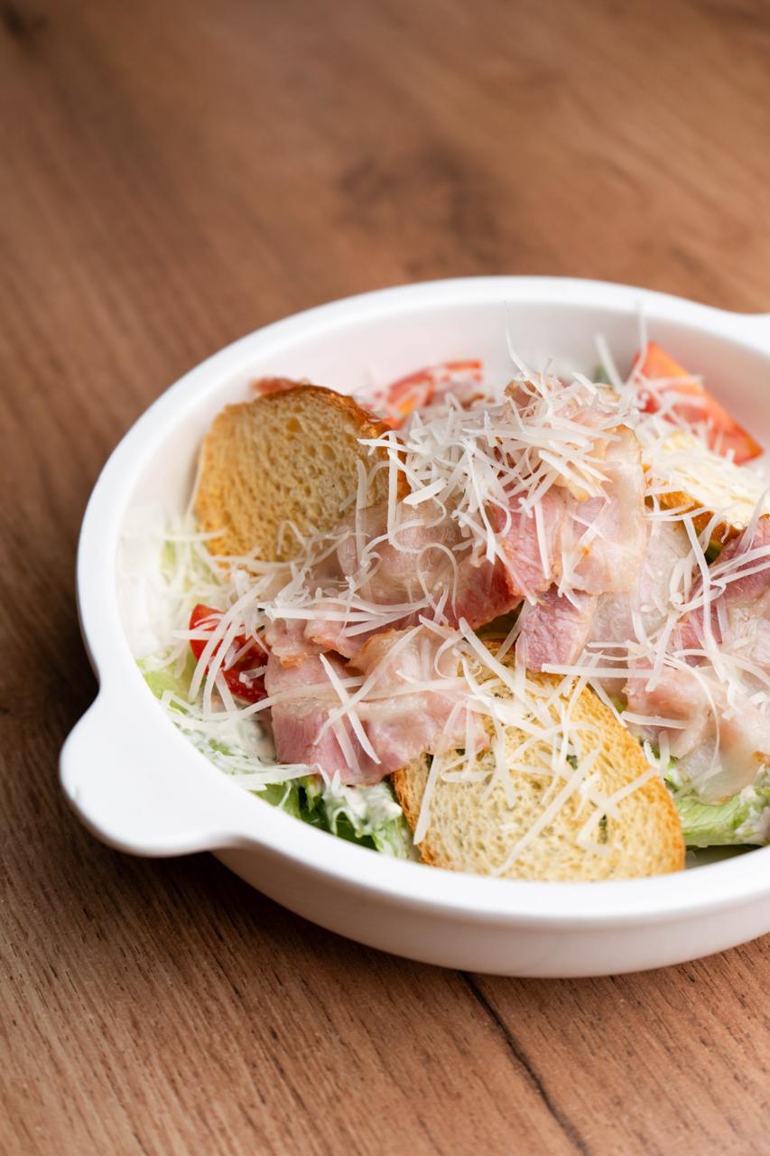 Цезарь с беконом