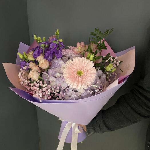 Букет с герберой и гортензией