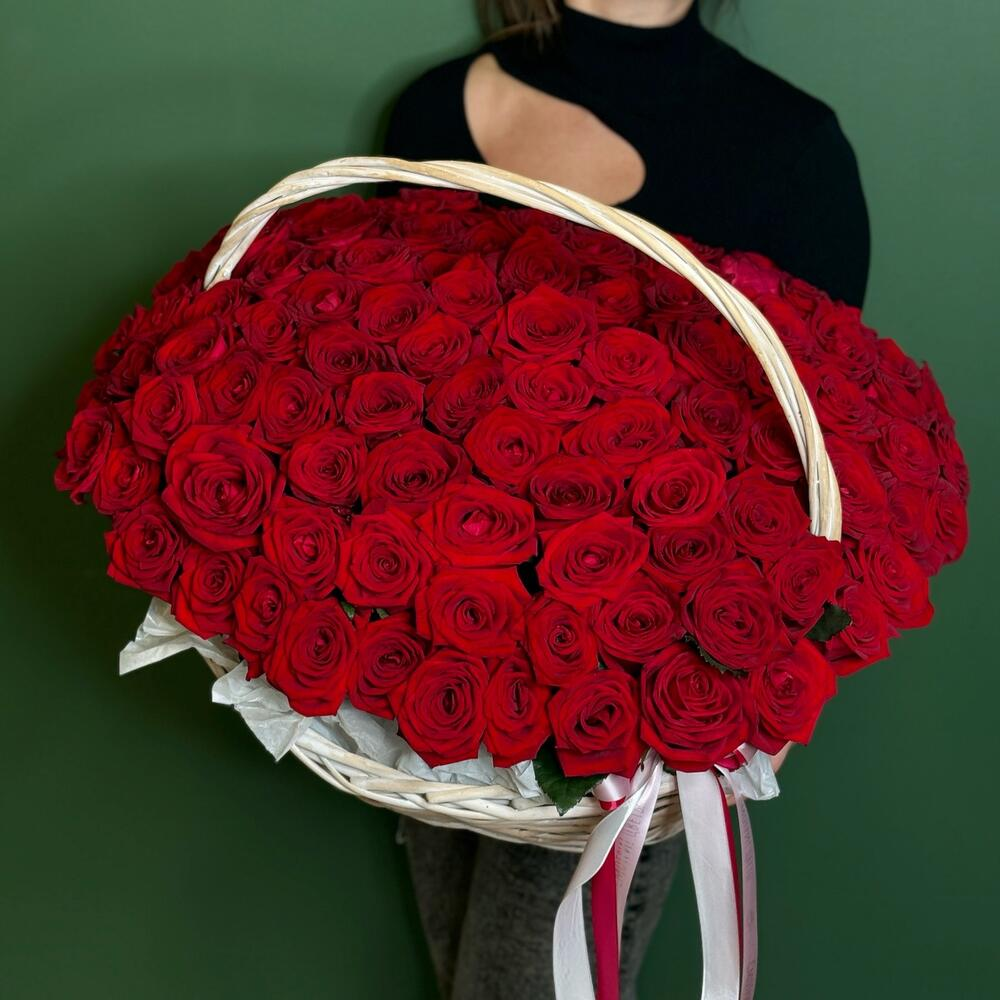 Шикарная 101 красная роза в корзине