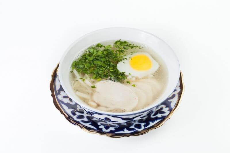 Лапша куриная с яйцом