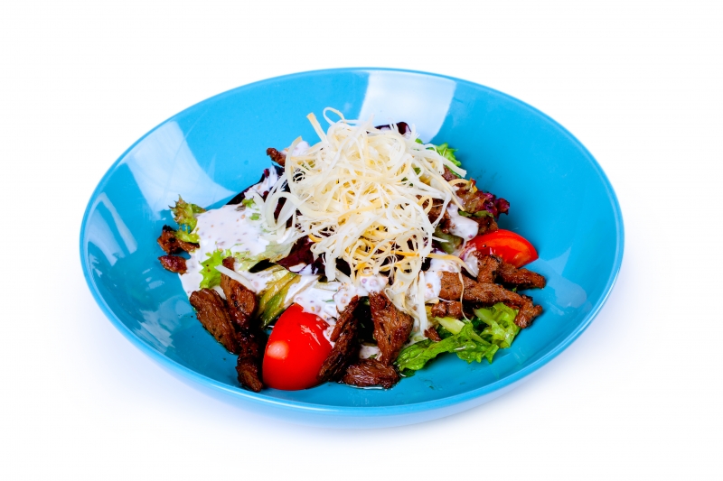 Турецкий теплый  салат с говяжим языком 