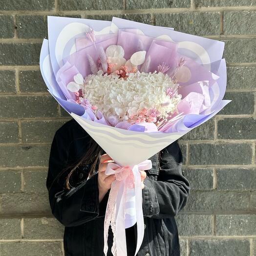 Букет из стабилизированной гортензии с нигеллой