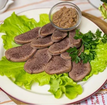 Язык отварной с хреном