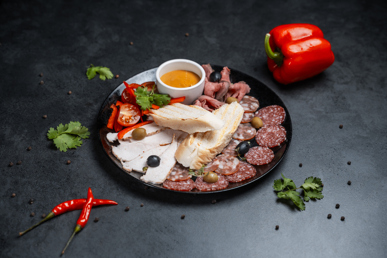 Мясные деликатесы 500гр