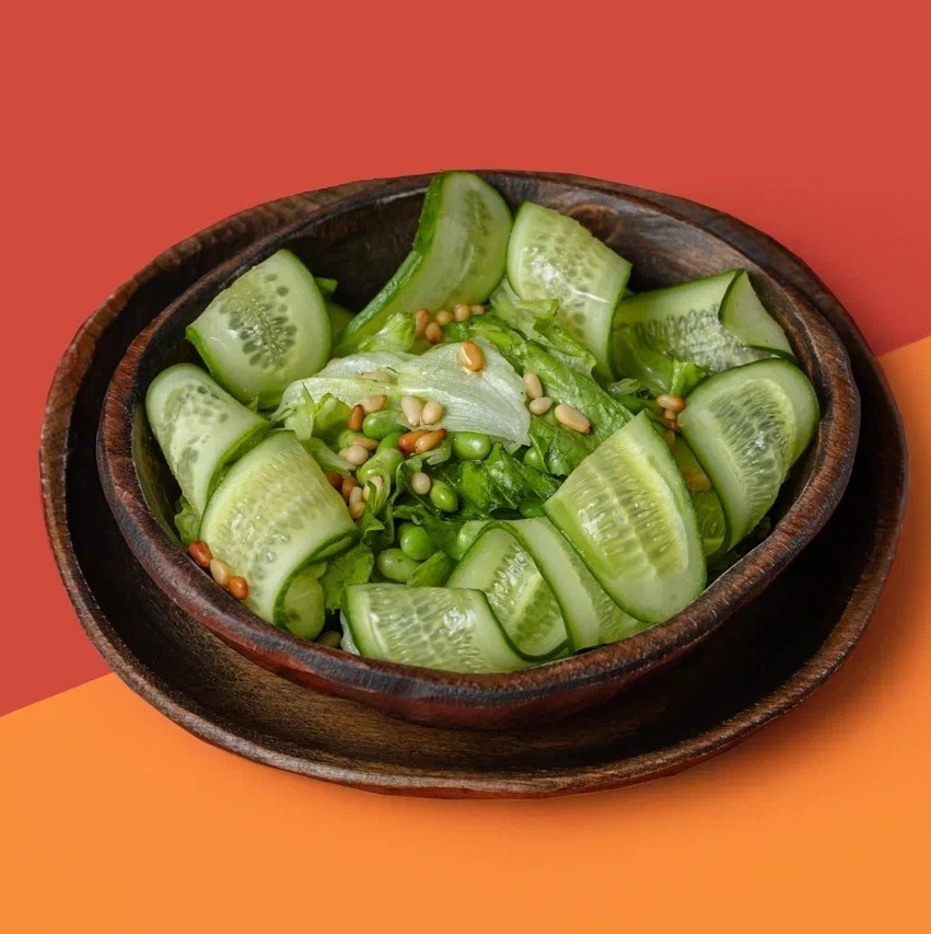 Зеленый салат с бобами эдамаме