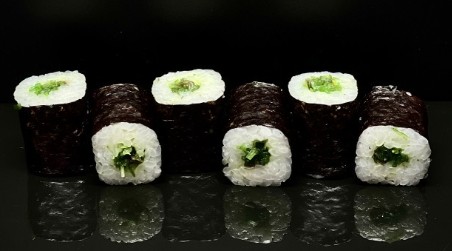 Ролл с чукой