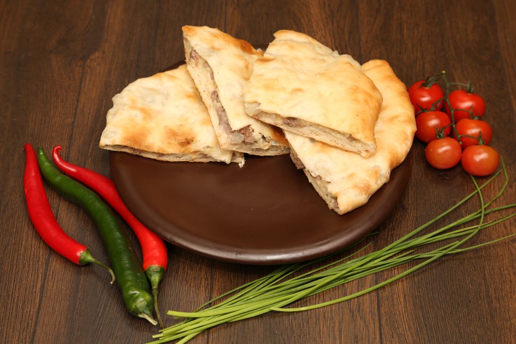 Пирог с курицей и сыром
