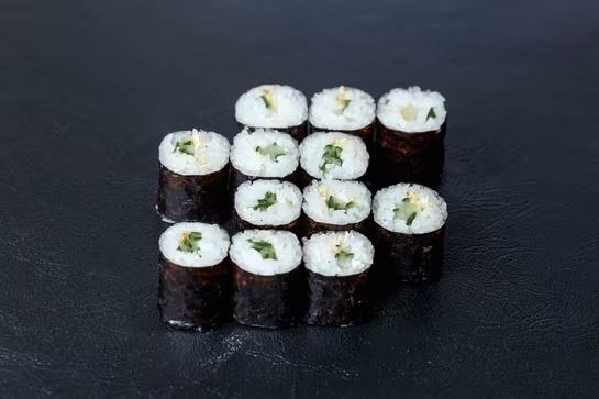 Маки с огурцом (12 шт.)