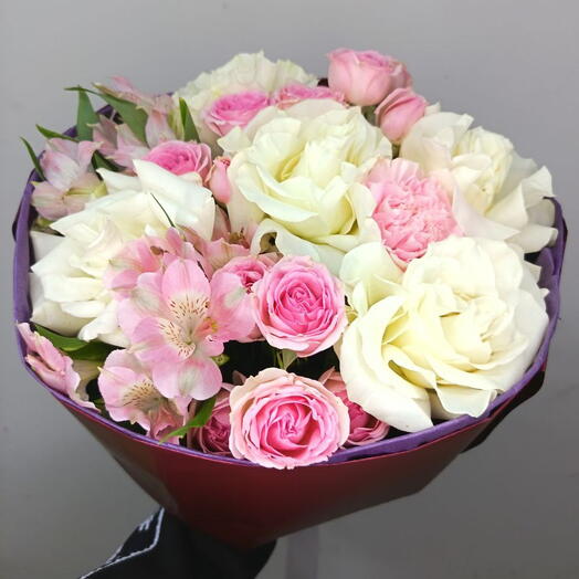 Нежный букет с французкой розой