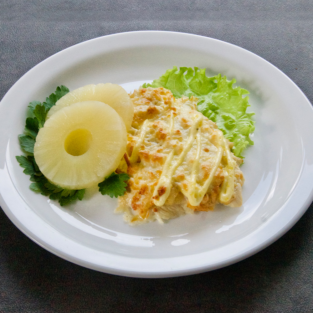 Куриное филе с ананасами